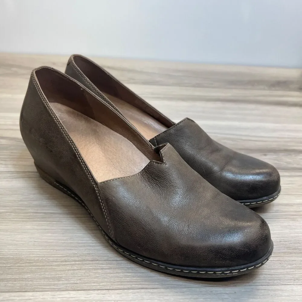 DANSKO LILIANA Burnished Teak Leather Wedge Shoe Pump Slip On 39 women‎ 8.5 - 9